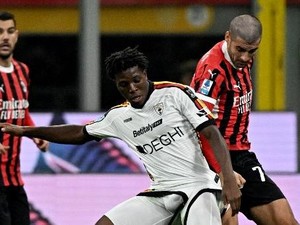 Lecce Tolak Proposal Baru MU untuk Patrick Dorgu