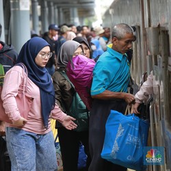 Anggaran Kemenhub Dipotong, Begini Nasib Subsidi KRL-Kapal Pelni Cs