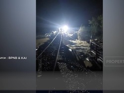 Rel Kereta Dihantam Banjir di Jawa Tengah, 11 Rute KA Dialihkan