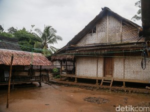 Video: Penjelasan Kepala Desa soal Aturan Menginap di Rumah Adat Baduy