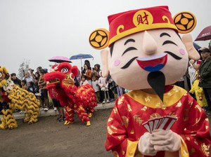 Tak Sekadar Angpao, Ini 12 Tradisi Imlek yang Perlu Dikenalkan ke Anak-anak