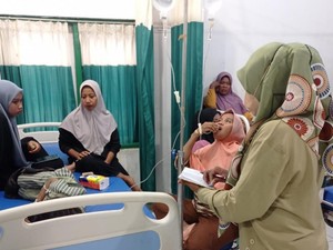 48 Warga Bima Keracunan Setelah Santap Makanan Hajatan Tujuh Bulan Kehamilan