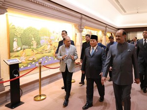 Kunjungi Gedung Parlemen India, Prabowo Keliling Ruang Sidang DPR-MPR