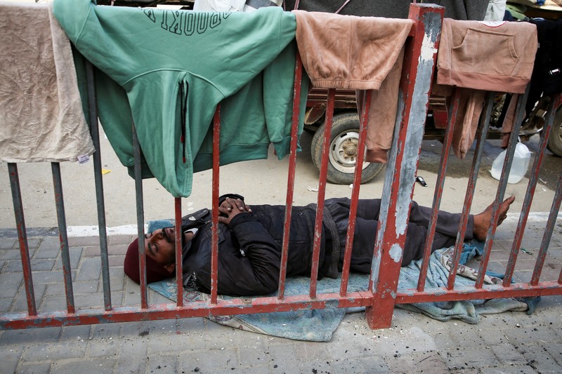 A drone view shows Palestinians waiting to be allowed to return to their homes in northern Gaza after they were displaced to the south at Israel's order during the war, amid a ceasefire between Israel and Hamas, in the central Gaza Strip, January 26, 2025. REUTERS/Stringer     TPX IMAGES OF THE DAY