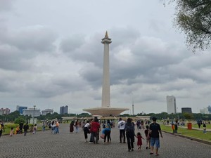 130 Ribu Orang Kunjungi Monas saat Akhir Pekan Libur Natal 2025