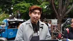 Belum Menikah, Roy Kiyoshi Ngaku Masih Dapat Angpau
