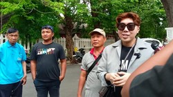 Tradisi Imlek Roy Kiyoshi, Jalani Kegiatan Sosial Sampai Lepas Burung