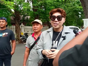 Tradisi Imlek Roy Kiyoshi, Jalani Kegiatan Sosial Sampai Lepas Burung