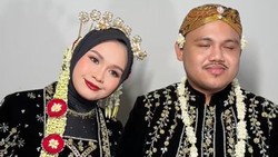 Gaya Salma Salsabil Menikah di Usia 22, Pakai Busana Pengantin Adat Jawa