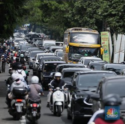 Siap-Siap Macet! 10.000 Kendaraan Sudah Melintasi Puncak