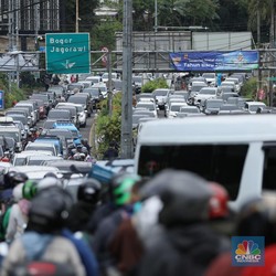 Macet Jalur Puncak, Polantas Terapkan One Way Arah Jakarta Siang Ini
