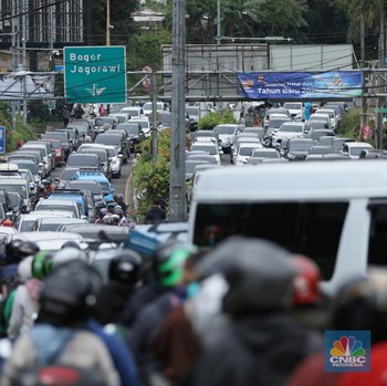 Macet Jalur Puncak, Polantas Terapkan One Way Arah Jakarta Siang Ini