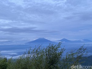 Terlihat Estetik, Kabut Mirip Gelembung di Telomoyo Bukan Fenomena Langka