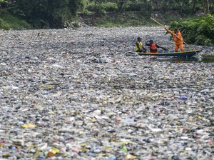 Video: KLH Apresiasi Aksi Pandawara Group Bersihkan Sungai Citarum