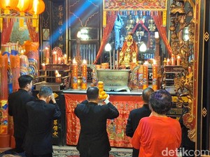 Umat Tri Dharma Mulai Melaksanakan Ibadah Imlek 2576 Kongzili