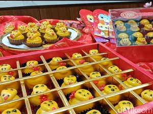 Uniknya Kue Nastar Imlek Berbentuk Ular Kayu Lucu di Surabaya