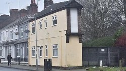 Paling Sempit di Inggris, Rumah Mirip Gang Senggol Ini Laku Rp 700 Juta-an!