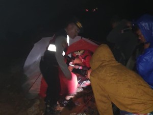 Alami Hipotermia, Pendaki Gunung Sibayak Karo Dievakuasi dari Puncak