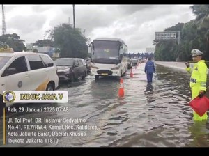 Ada Genangan 30 Cm di Tol Sedyatmo Arah Bandara Soetta, Lalin Padat