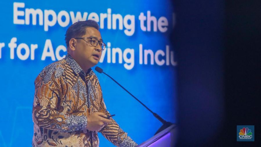Direktur Perencanaan Makro dan Analisis Statistik Bappenas, Eka Chandra Buana dalam acara BRI Microfinance Outlook 2025 di Nusantara Hall, ICE BSD, Tangerang, Banten, Kamis (30/1/2025). (CNBC Indonesia/Faisal Rahman)