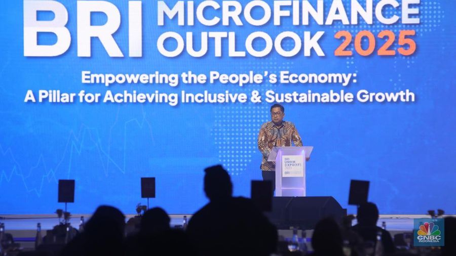 Direktur Perencanaan Makro dan Analisis Statistik Bappenas, Eka Chandra Buana dalam acara BRI Microfinance Outlook 2025 di Nusantara Hall, ICE BSD, Tangerang, Banten, Kamis (30/1/2025). (CNBC Indonesia/Faisal Rahman)