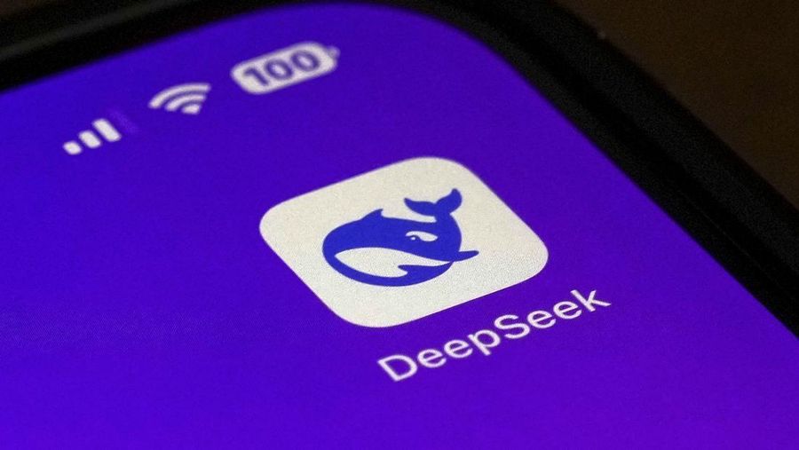 Ilustrasi logo deepseek. (AP Photo/Andy Wong)