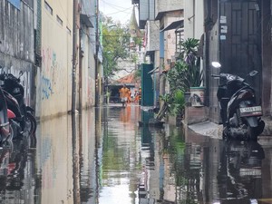Kali Ciliwung Meluap, Kini Ada 35 RT di Jakarta Terendam Banjir