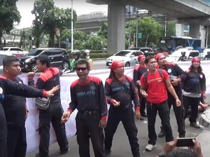 Video: Demo Buruh di Kedubes Malaysia Buntut Penembakan 5 PMI