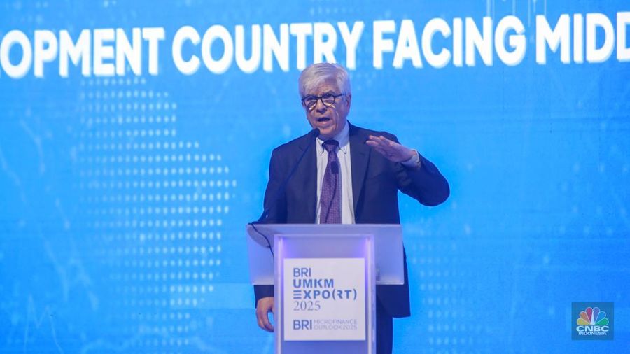 Nobel Prize Economic Science, Paul Romer dalam acara BRI Microfinance Outlook 2025 di Nusantara Hall, ICE BSD, Tangerang, Banten, Kamis (30/1/2025). (CNBC Indonesia/Faisal Rahman)