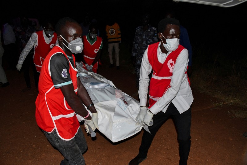 Puing-puing pesawat yang jatuh dan menewaskan banyak orang saat menuju ibu kota Juba, di bandara ladang minyak Unity, Negara Bagian Unity, Sudan Selatan, 29 Januari 2025. (REUTERS/Stringer)