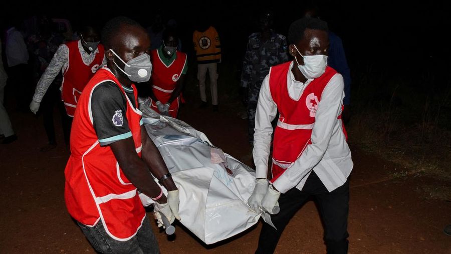 Puing-puing pesawat yang jatuh dan menewaskan banyak orang saat menuju ibu kota Juba, di bandara ladang minyak Unity, Negara Bagian Unity, Sudan Selatan, 29 Januari 2025. (REUTERS/Stringer)