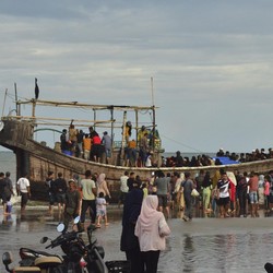 Potret Lebih dari 70 Pengungsi Rohingya Mendarat Lagi di Aceh
