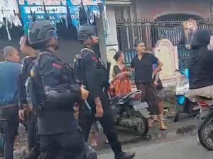 Polisi Gerebek Rumah Pengedar Narkoba di Lombok Tengah, Sejumlah Warga Diamankan