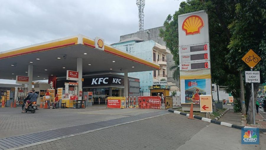 SPBU Shell di Mampang, Jakarta Selatan, Kamis (30/1/2025) kosong. (CNBC Indonesia/Pratama Guitarra)