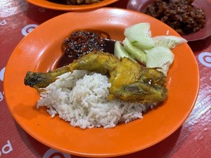5 Nasi Uduk yang Terkenal Enak di Jatinegara, Sudah Coba?