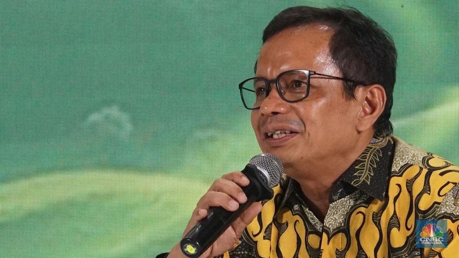 Direktur Utama PT Semen Indonesia (Persero) Tbk, Donny Arsal memberikan paparan dalam ESG Sustainbility Forum 2025 di Menara Bank Mega, Jakarta, Jumat (31/1/2025). (²©²ÊÍøÕ¾/Muhammad Sabki)