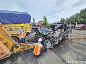 Identitas 2 Pegawai Dinsos Jatim yang Tewas Kecelakaan di Tol Jombang