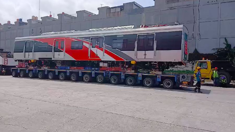 KRL perdana dari China udh tiba di Priok. (Dok. Istimewa)