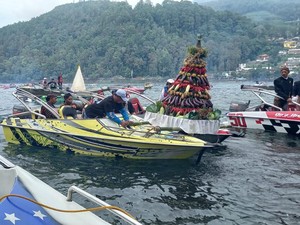 Larung Tumpeng di Telaga Sarangan Magetan Dipadati Ribuan Pengunjung