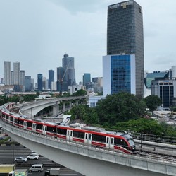 Asyik! Tarif Maksimal LRT Hanya Rp10.000 Saat Libur Panjang Waisak