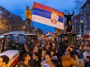 Video: Aksi Protes Besar-besaran Mahasiswa Anti-Pemerintah di Serbia