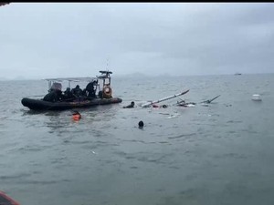 Kapal Nelayan Tenggelam Diterjang Gelombang di Labuan Bajo