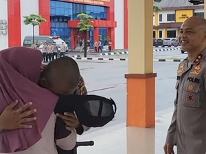 Viral Anak Petugas Kebersihan Polda Babel Jadi Polisi, Berikut Kisahnya