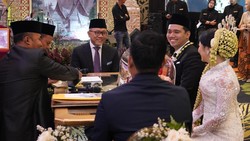 Frans Faisal Menikah: Fuji Bawa Foto Vanessa dan Bibi, Zulhas Jadi Saksi