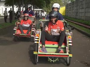 Momen 2 Rider MotoGP Balapan Becak di Indonesia
