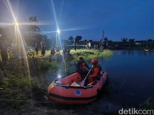Perahu Dinaiki 4 Anak di Waduk Gedangkulut Gresik Terbalik, 2 Hilang