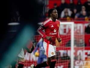 MU Digebuk Crystal Palace: Mainoo kok Jadi Striker, Amorim?