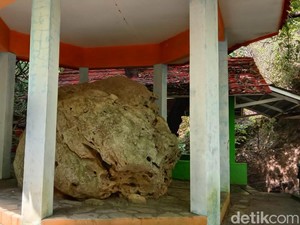 Melihat Lokasi Mokswa Nyi Rambut Kasih yang Asri dan Menenangkan