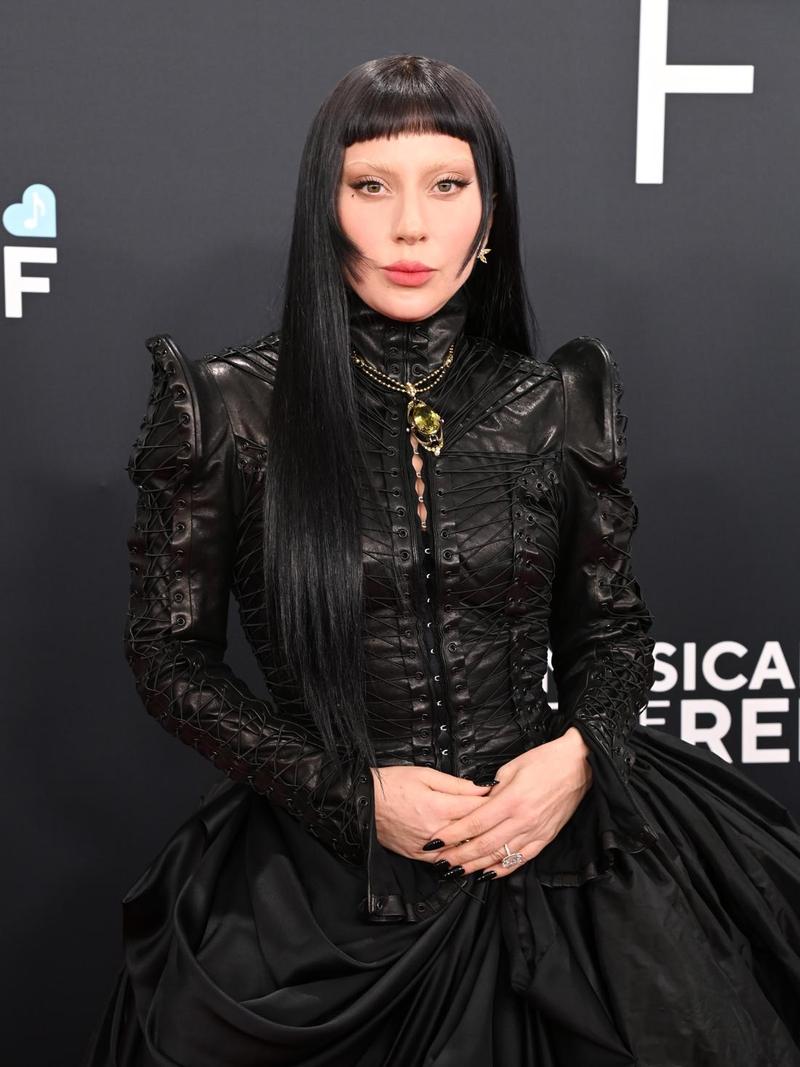 Lady Gaga Sambut Anak Perempuan Melalui Ibu Pengganti, Terungkap Namanya