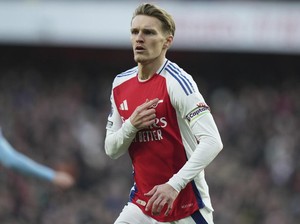 Erling Haaland: Arsenal Layak Juara, Selamat Odegaard